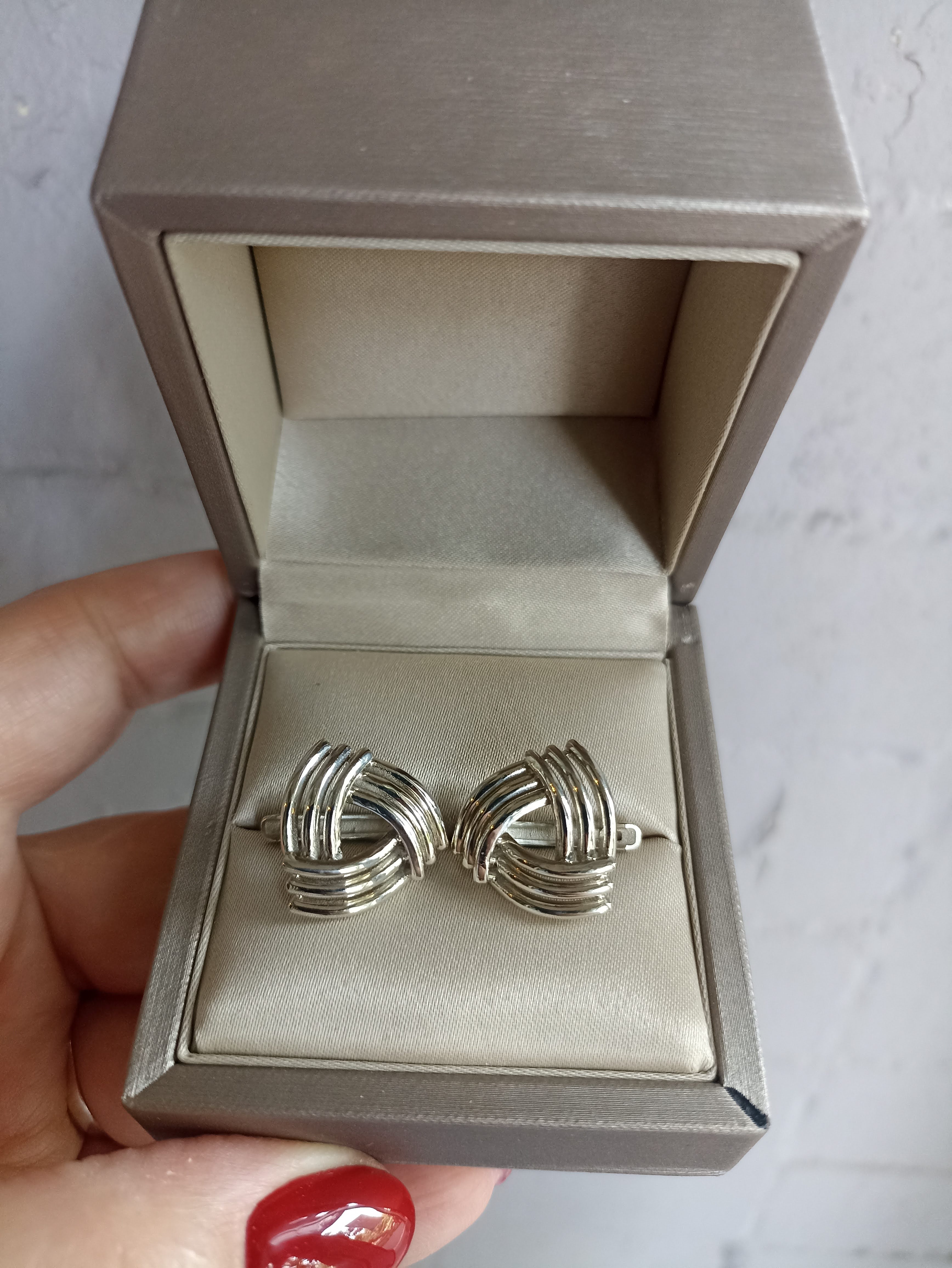 Серьги из белого золота